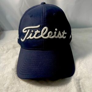 Men’s titleist golf hat ProV 1